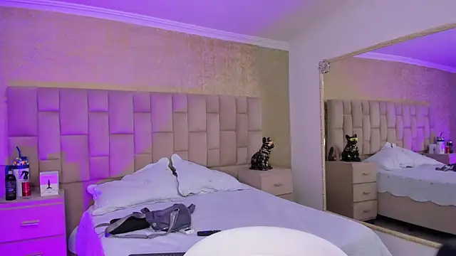 Snapshot of EmmaTorres_ chatting on 01.25.25 EmmaTorres  online show from 01.25.25