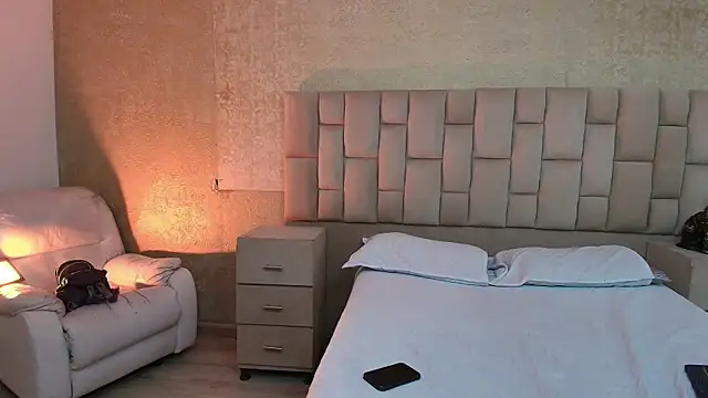 Snapshot of EmmaTorres_ chatting on 03.21.25 EmmaTorres  online show from 03.21.25