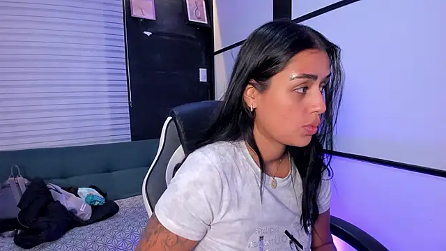 Snapshot of EmmaTorres_ chatting on 09.27.25 EmmaTorres  online show from 09.27.25