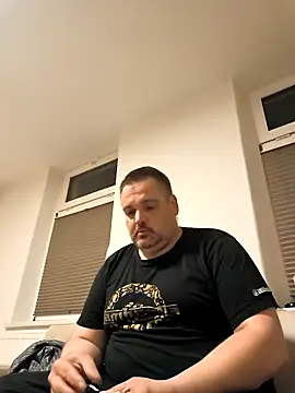 Snapshot of Ronny2510 chatting on 04.21.26 Ronny2510 online show from 04.21.26