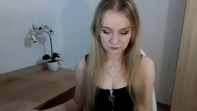 AlmaHoney online show from 02.04.25