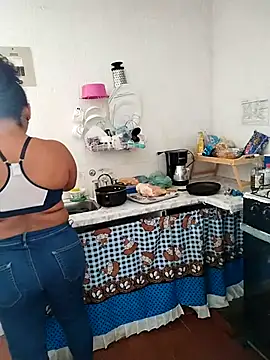 Snapshot of samanthaeliott22 chatting on 03.10.25 samanthaeliott22 online show from 03.10.25