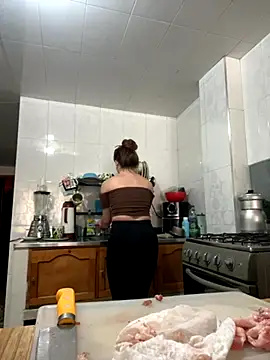 Snapshot of Cloew_Marz chatting on 10.12.25 Cloew Marz online show from 10.12.25