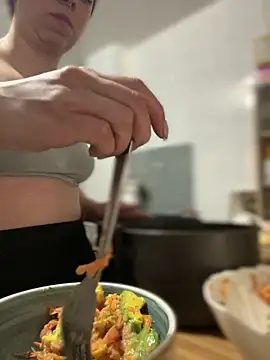 Cloew Marz online show from 04.06.26