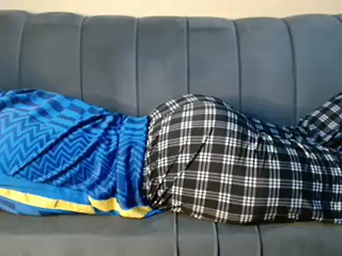 Snapshot of leslysexygirl chatting on 01.19.25 leslysexygirl online show from 01.19.25
