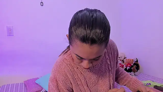 crystalvazquez online show from 10.21.25