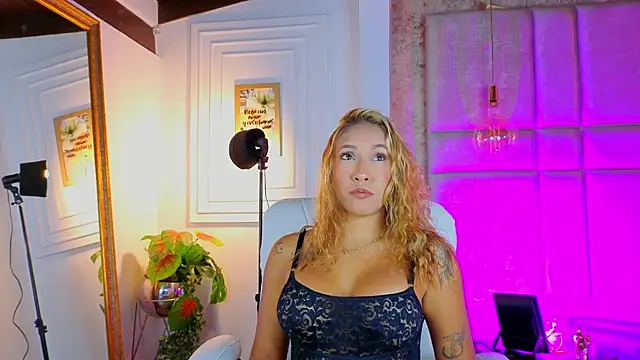 Snapshot of AlessiaLondon chatting on 07.02.26 AlessiaLondon online show from 07.02.26