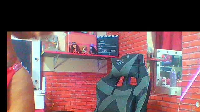 Snapshot of Transthifany chatting on 10.10.25 Transthifany online show from 10.10.25