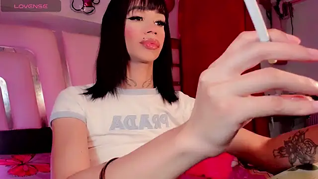 Sabriandlindaa online show from 10.27.25