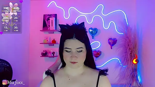 Snapshot of Mia_foxx_ chatting on 01.30.25 Mia foxx online show from 01.30.25