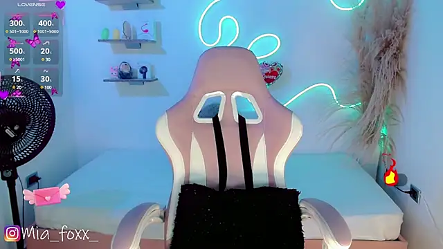 Snapshot of Mia_foxx_ chatting on 02.26.25 Mia foxx online show from 02.26.25