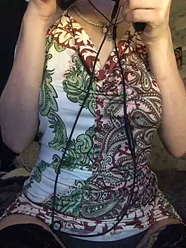 Snapshot of indie-rayne chatting on 01.04.25 indie-rayne online show from 01.04.25