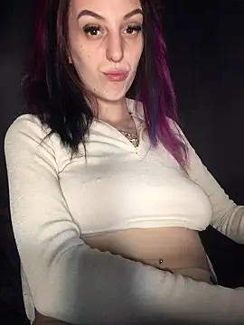 Snapshot of indie-rayne chatting on 02.05.25 indie-rayne online show from 02.05.25
