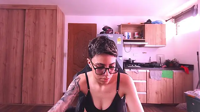 Cutie Shy  online show from 03.12.26