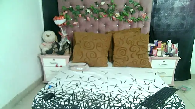 Snapshot of ValeriaTsx chatting on 09.19.25 ValeriaTsx online show from 09.19.25