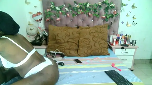 Snapshot of ValeriaTsx chatting on 10.16.25 ValeriaTsx online show from 10.16.25