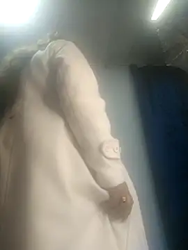 Snapshot of Kazsandraa chatting on 04.02.26 Kazsandraa online show from 04.02.26