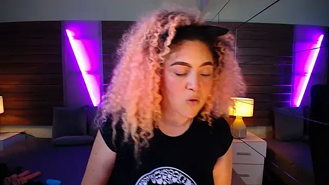 Kateryn  online show from 01.20.25