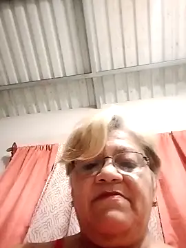 Madrastrahot69 online show from 10.02.25