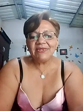 Madrastrahot69 online show from 10.25.25