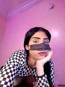 Snapshot of ---sophia--- chatting on 04.12.26 ---sophia--- online show from 04.12.26