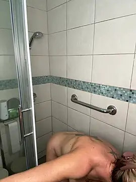 Lara Bergmann online show from 01.08.25