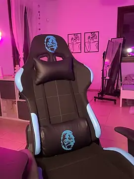 Lara Bergmann online show from 01.29.25