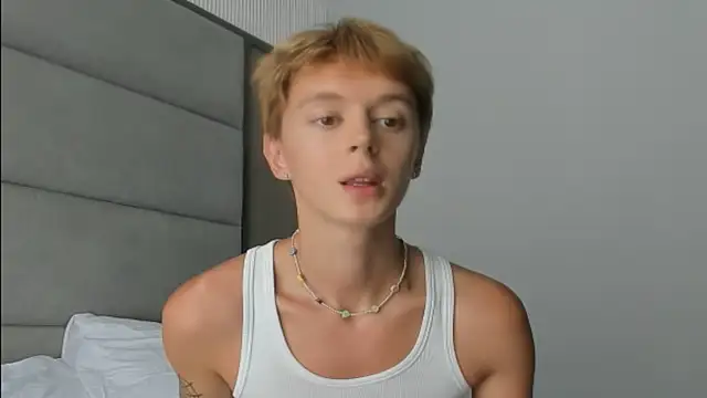 Snapshot of agelandreww chatting on 07.20.26 agelandreww online show from 07.20.26