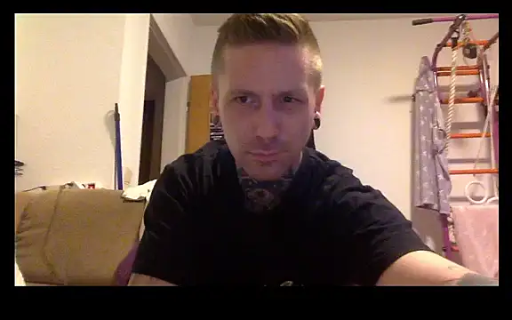 Snapshot of Schabernack1990 chatting on 01.23.25 Schabernack1990 online show from 01.23.25