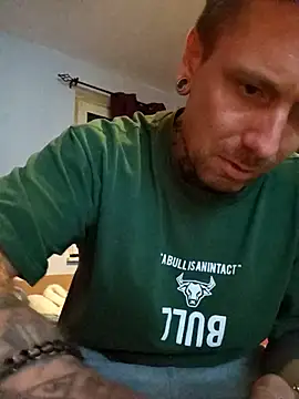 Snapshot of Schabernack1990 chatting on 09.30.25 Schabernack1990 online show from 09.30.25