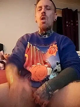 Snapshot of Schabernack1990 chatting on 10.17.25 Schabernack1990 online show from 10.17.25