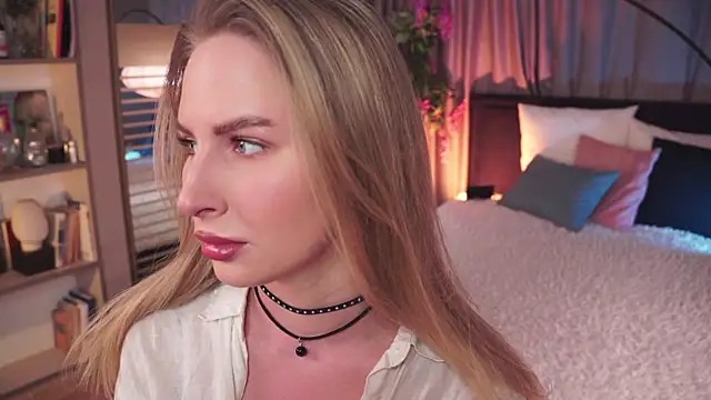 Snapshot of AnnLevine chatting on 01.23.25 AnnLevine online show from 01.23.25