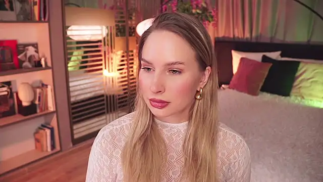 Snapshot of AnnLevine chatting on 02.06.25 AnnLevine online show from 02.06.25