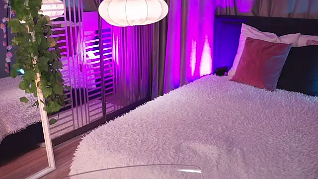 Snapshot of AnnLevine chatting on 02.14.25 AnnLevine online show from 02.14.25