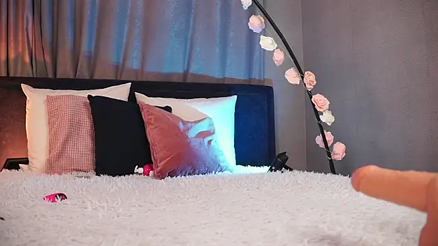 Snapshot of AnnLevine chatting on 02.22.25 AnnLevine online show from 02.22.25