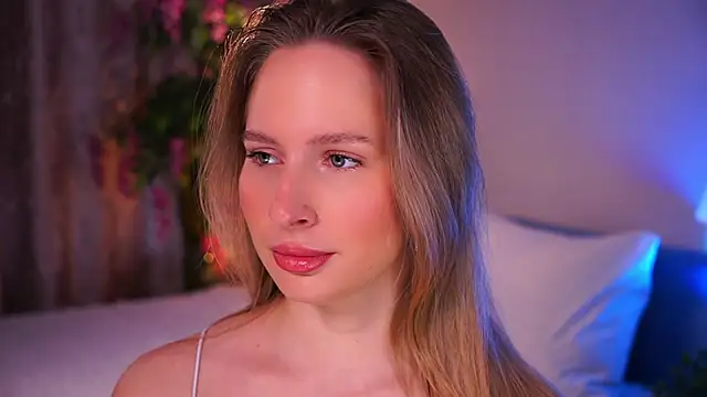 Snapshot of AnnLevine chatting on 02.25.25 AnnLevine online show from 02.25.25