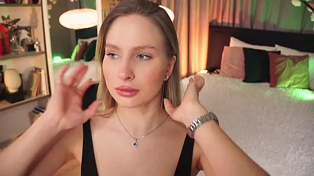 Snapshot of AnnLevine chatting on 03.05.25 AnnLevine online show from 03.05.25