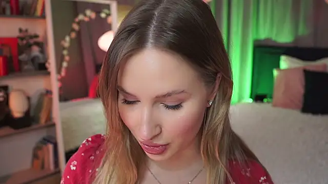 Snapshot of AnnLevine chatting on 03.06.25 AnnLevine online show from 03.06.25