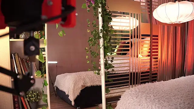 Snapshot of AnnLevine chatting on 03.09.25 AnnLevine online show from 03.09.25