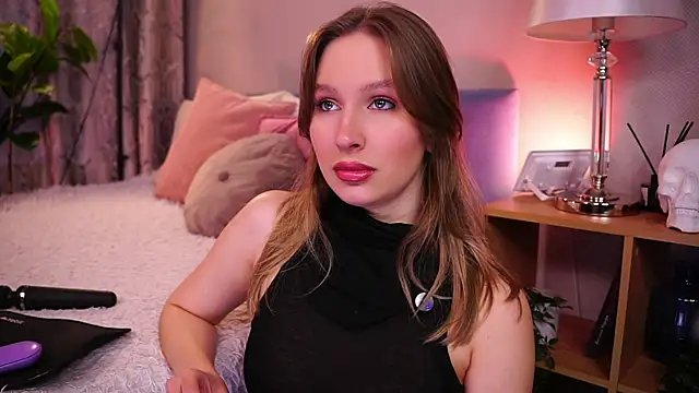 Snapshot of AnnLevine chatting on 11.04.25 AnnLevine online show from 11.04.25