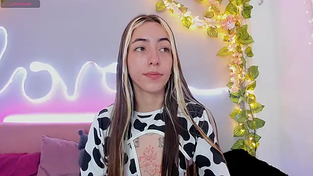 YouliteSllut2 online show from 12.05.24