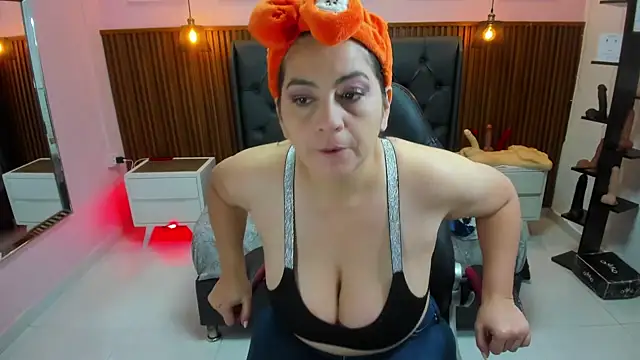 MEYLAGIA online show from 11.22.25