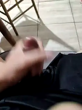 Snapshot of pau_gostosooo chatting on 01.07.25 pau gostosooo online show from 01.07.25