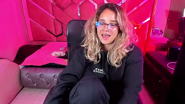 Olivia Fox69 online show from 10.05.25