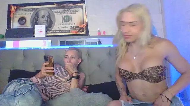 parejacaliente20154 online show from 12.06.24