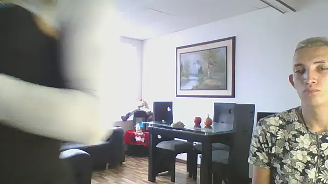 parejacaliente20154 online show from 12.18.24