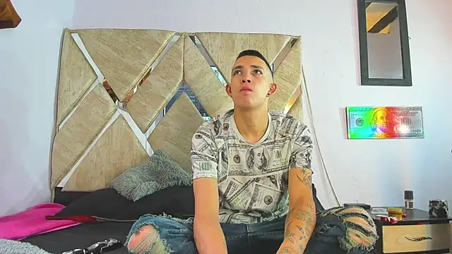 parejacaliente20154 online show from 11.08.25