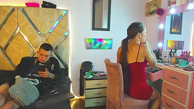 parejacaliente20154 online show from 11.14.25