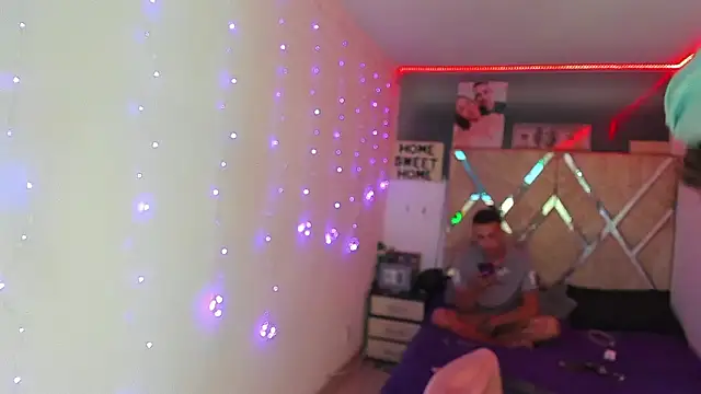 parejacaliente20154 online show from 02.05.26