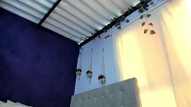 Leamonroe   online show from 03.04.26